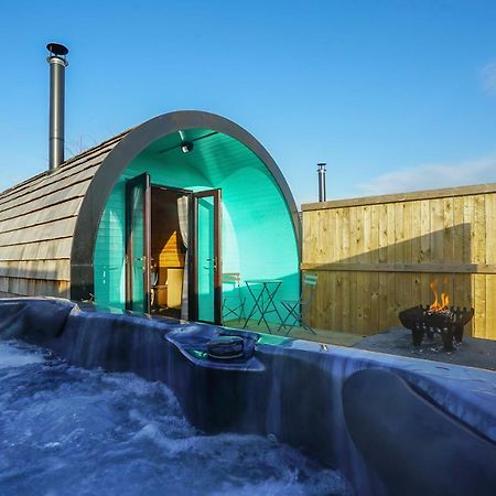 Deluxe Glamping Pod With Hot Tub Hotell Frodsham Eksteriør bilde