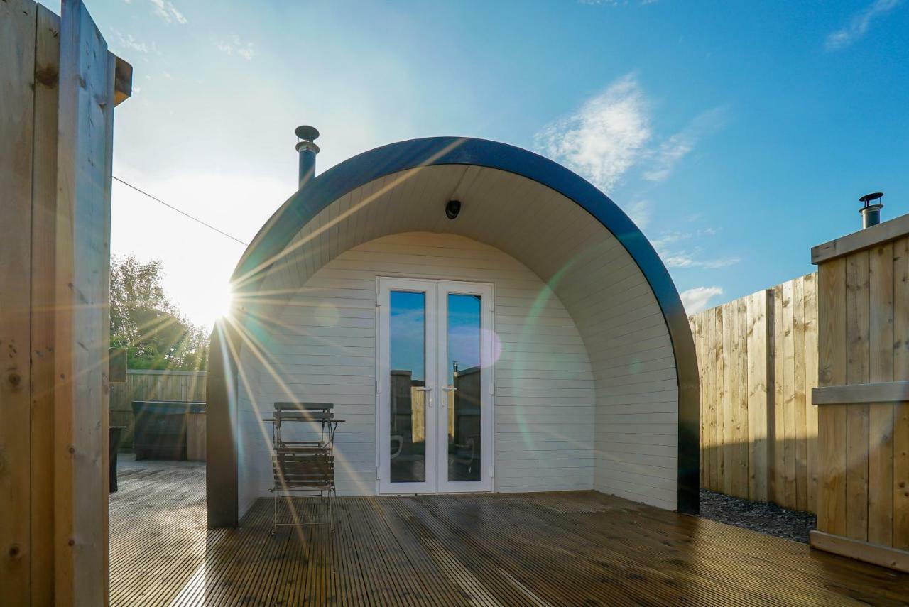 Deluxe Glamping Pod With Hot Tub Hotell Frodsham Eksteriør bilde